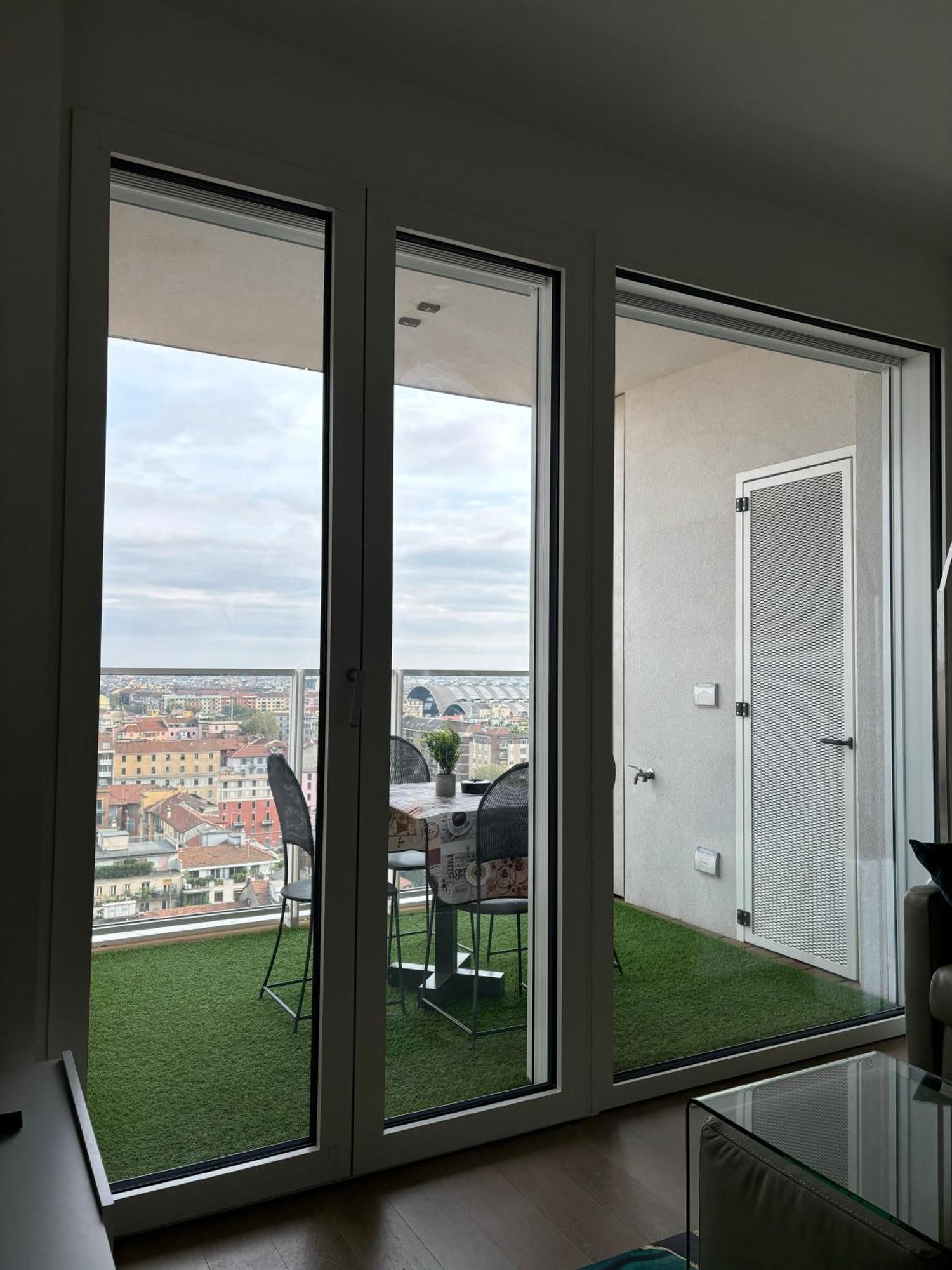 Torre Milano Skyview Suite Gym Pool & Rooftop Exterior photo